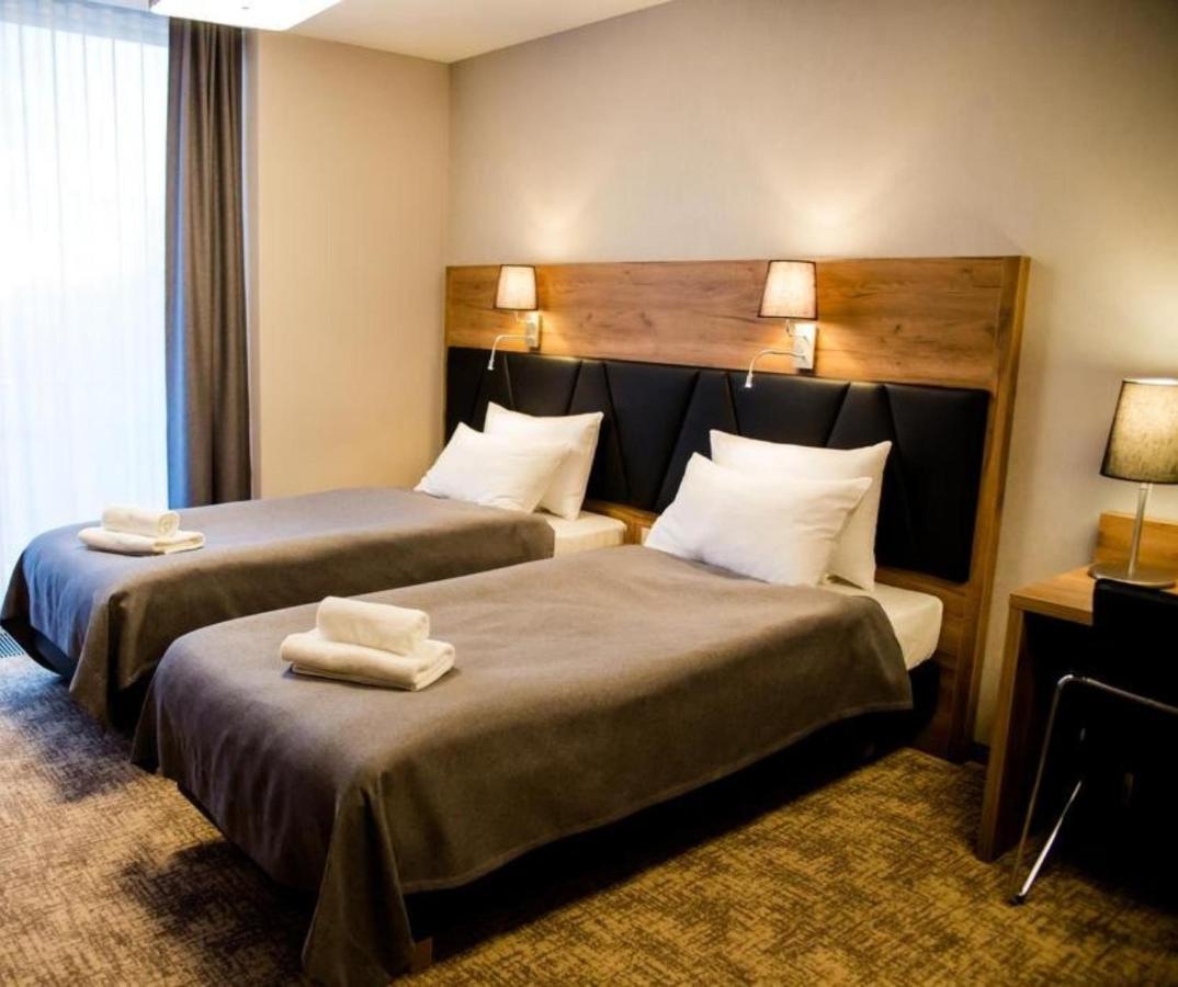 อพาร์ต โฮเทล 12 Hotel เชชูฟ ภายนอก รูปภาพ