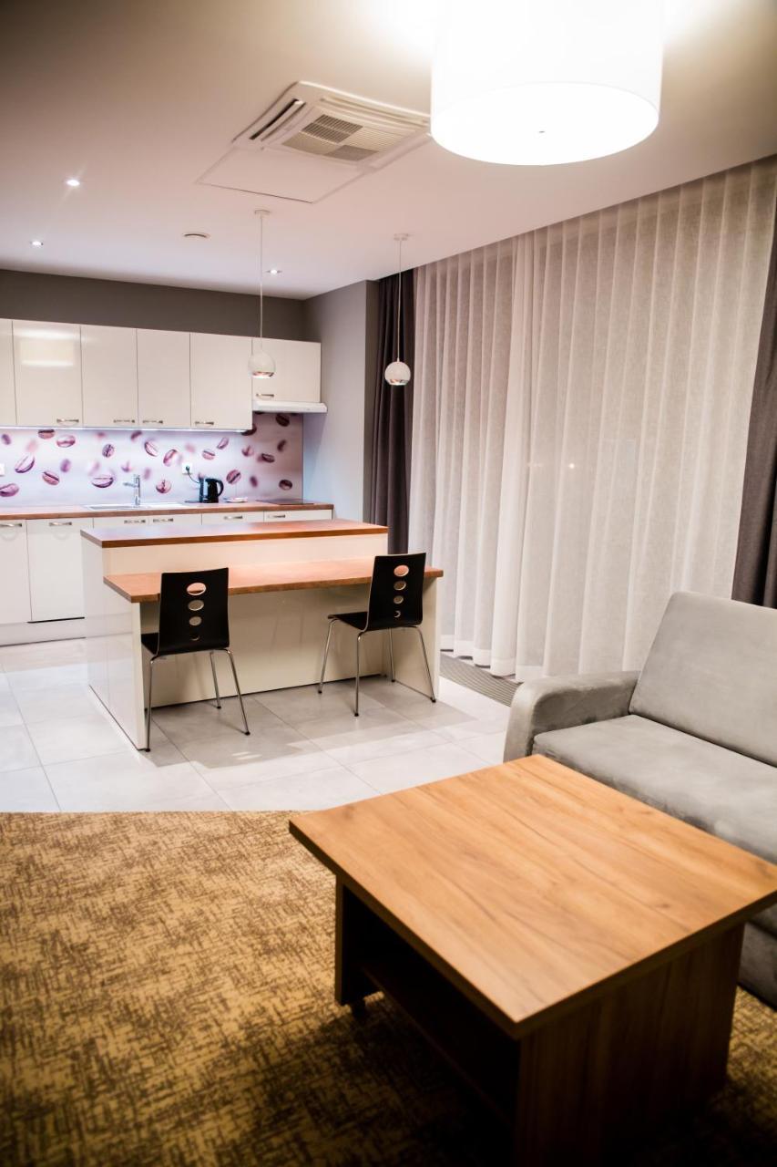 อพาร์ต โฮเทล 12 Hotel เชชูฟ ภายนอก รูปภาพ