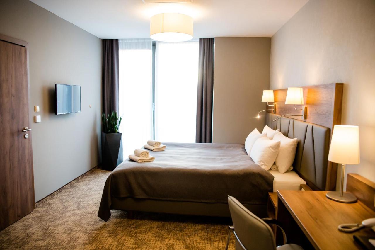 อพาร์ต โฮเทล 12 Hotel เชชูฟ ภายนอก รูปภาพ
