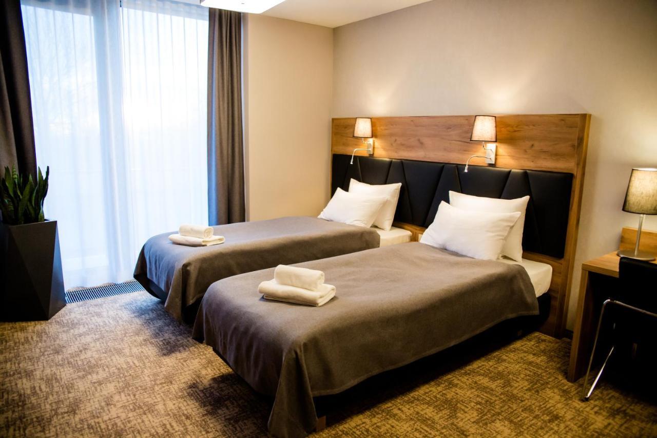 อพาร์ต โฮเทล 12 Hotel เชชูฟ ภายนอก รูปภาพ